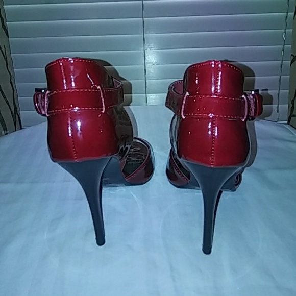 Ladies heels - Picture 2 of 4